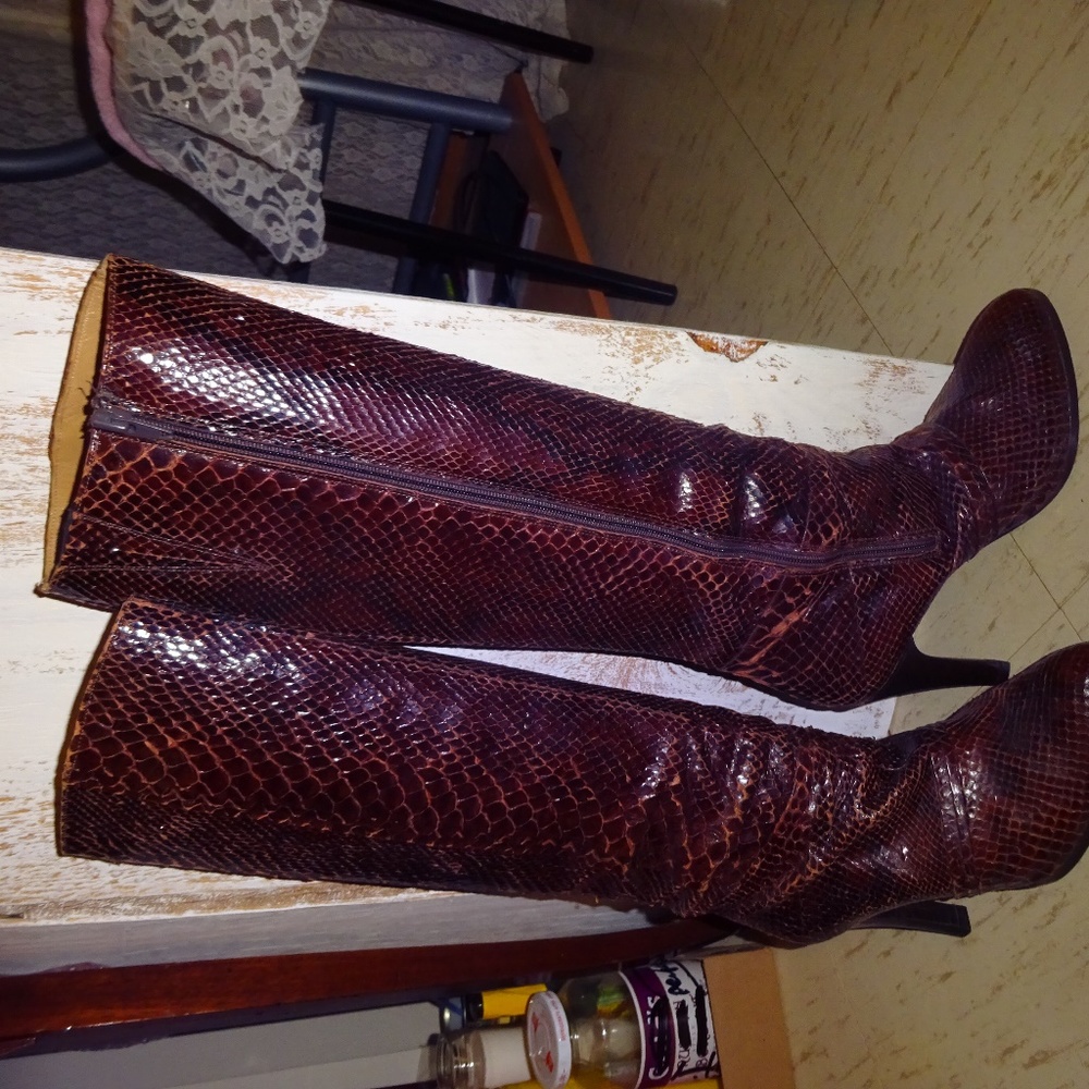 genuine lizzard high heeled boots